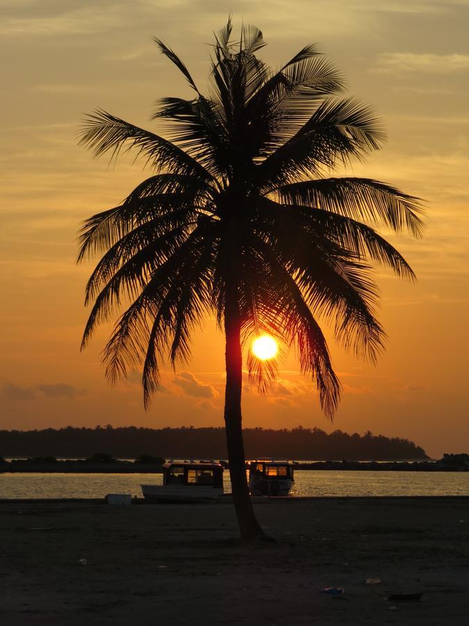 Smera Grand Maamigili Island Exterior photo